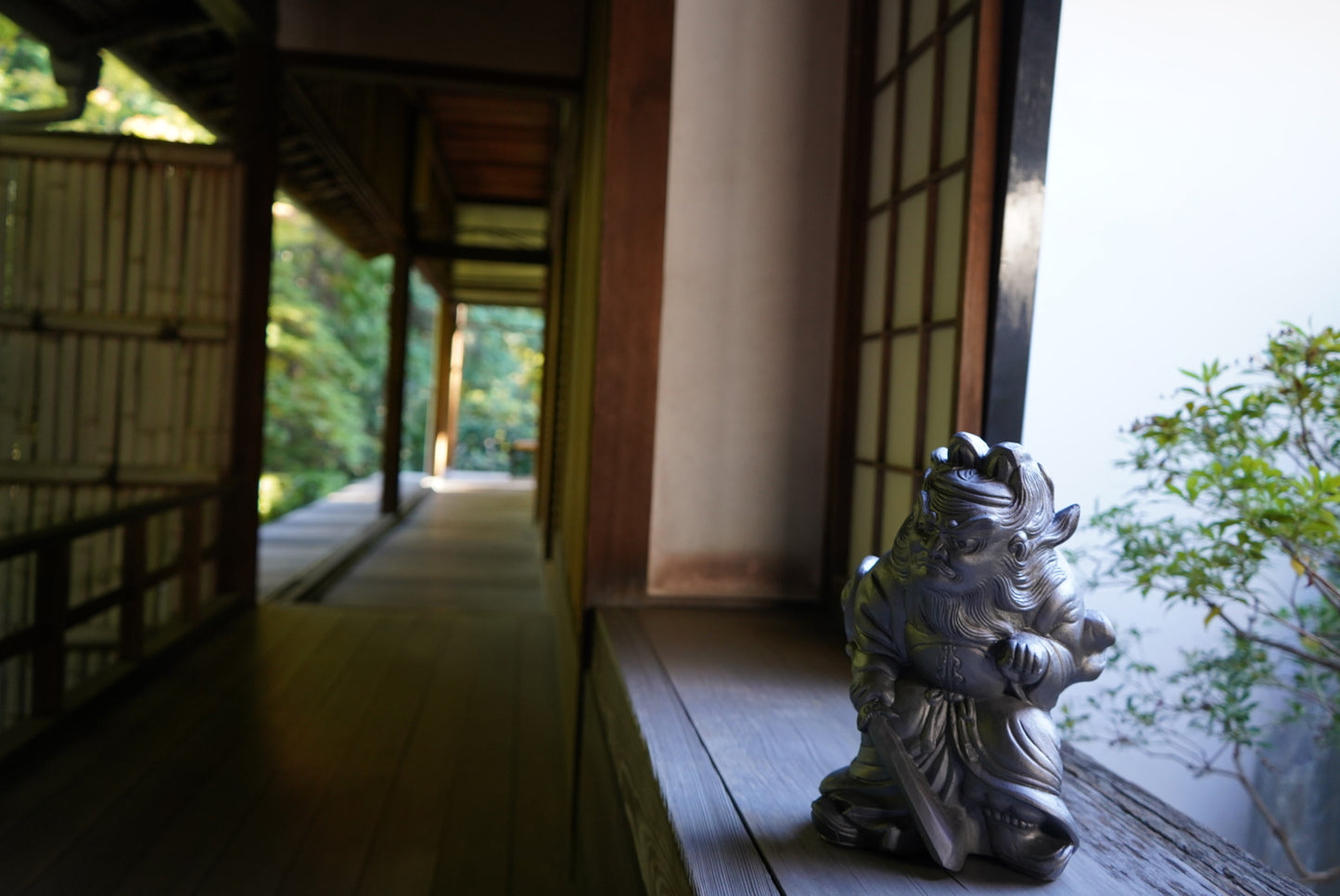 Shoki interior