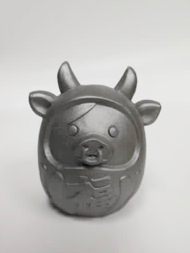 Cow cute Daruma statu